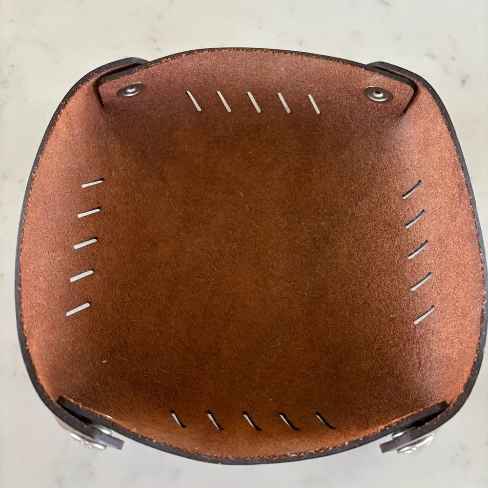 Versa Carry Leather Cathch-all‎ Container